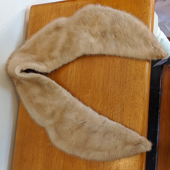 swapdrobe Accessories - Boho Relove: Vintage Mink Fur Collar